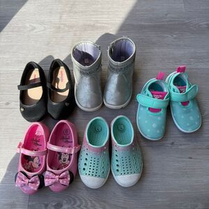 Lot of 5 pairs of toddler shoes size 6